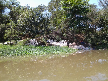 At least 90 tons of waste are recovered each year from the Ozama river.