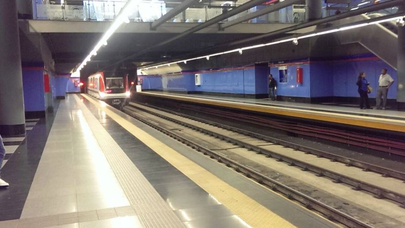 La línea 1 del Metro de Santo Domingo es una alternativa del Estado para el desplazamiento en la ciudad. / The Metro of Santo Domingo is an alternative for public transportation in the city.